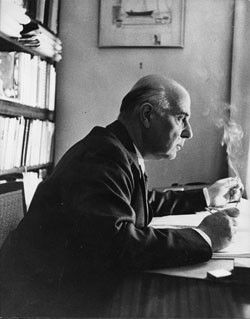 Seferis_at_desk_1957_F105